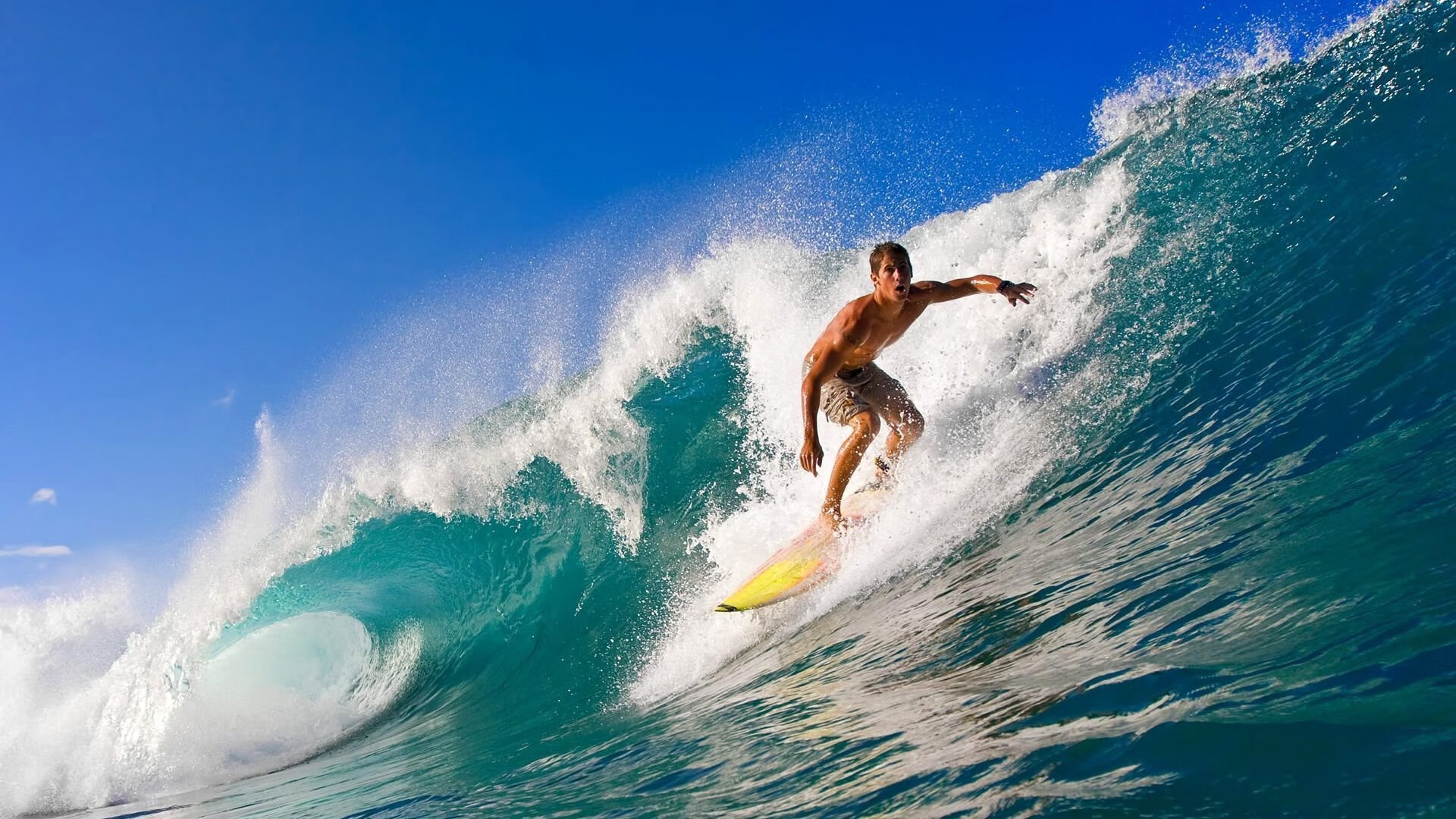 城市赛事:马拉松报名火爆带动周边服务业增长,马拉松赛道服务