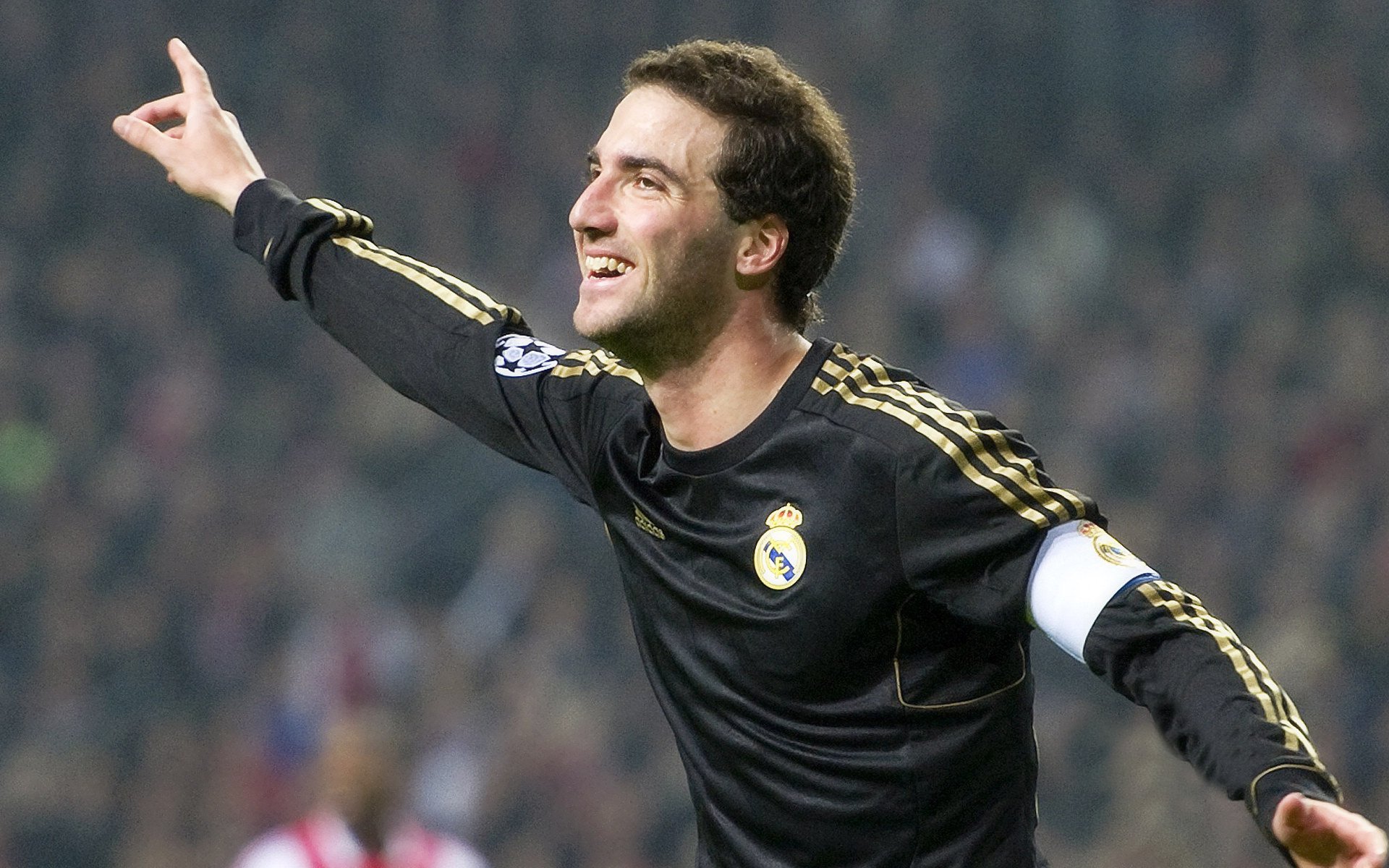 中超官网评选月度最佳新秀，新人表现引起媒体热烈关注，中超新星排行榜